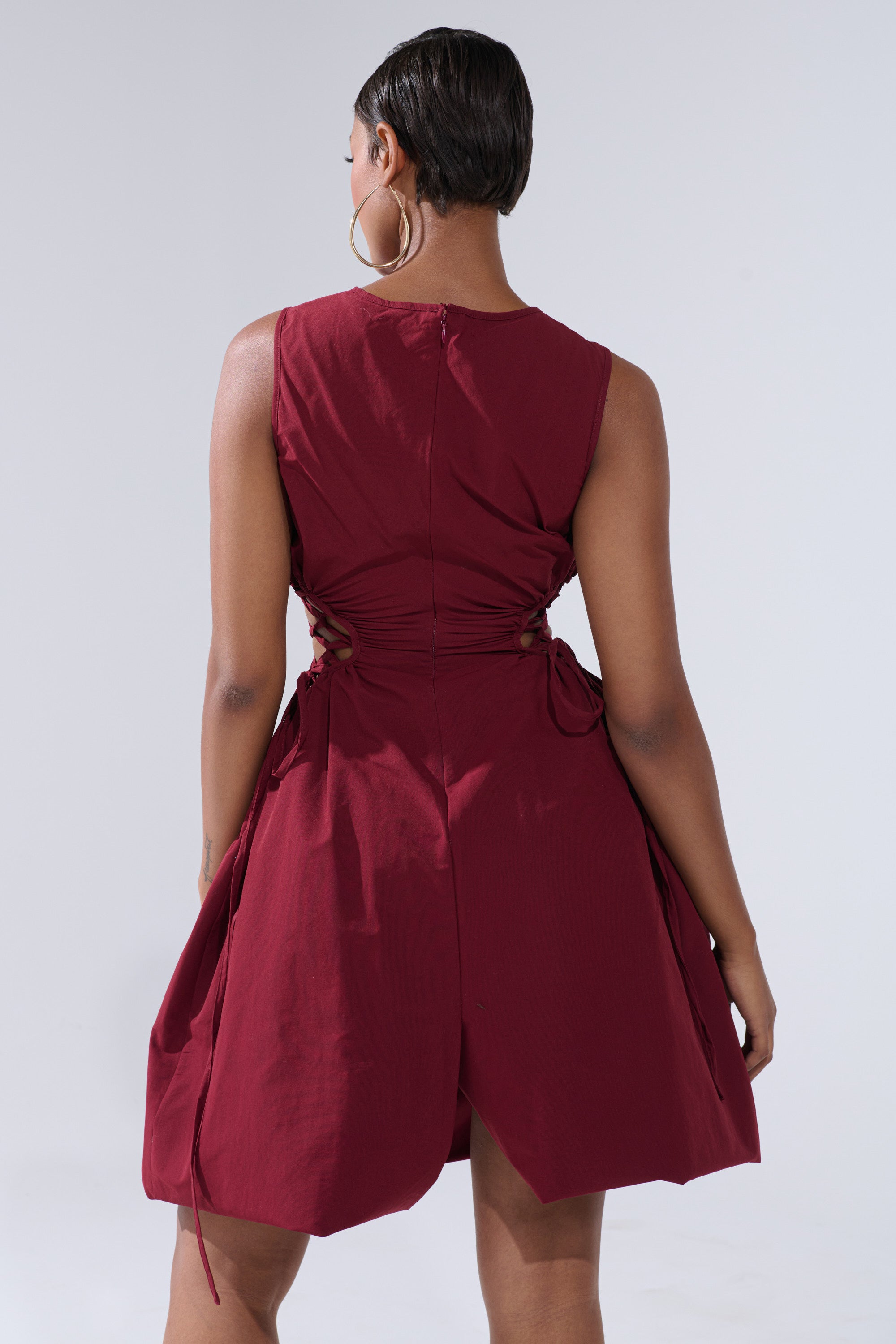 ALINA LACE UP DETAIL MAXI DRESS IN BURGUNDY
