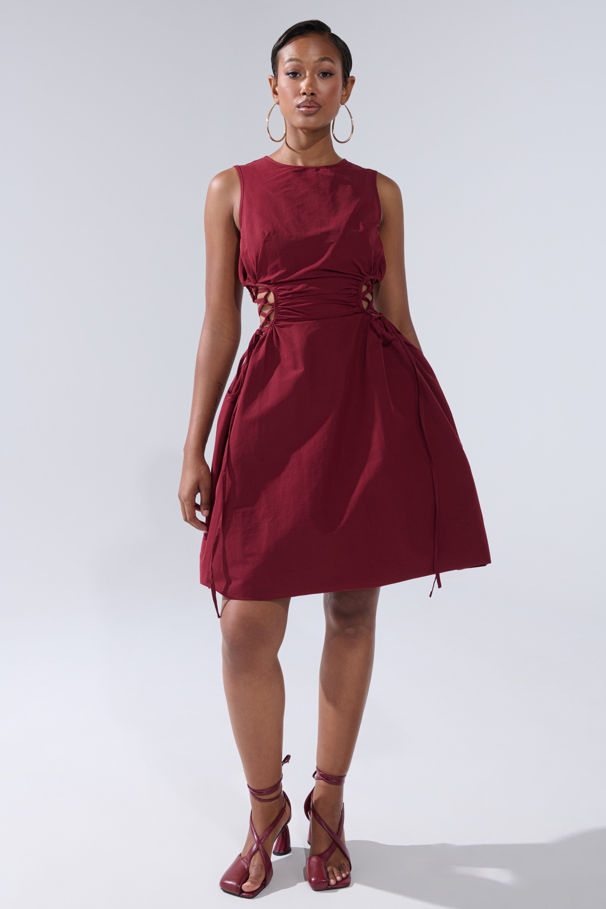 ALINA LACE UP DETAIL MAXI DRESS IN BURGUNDY