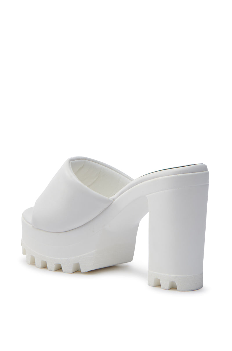 AKIRA COOL CAT WHITE PUFFY PLATFORM SANDAL