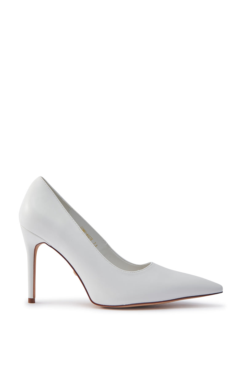 AKIRA GINNY WHITE PUMP