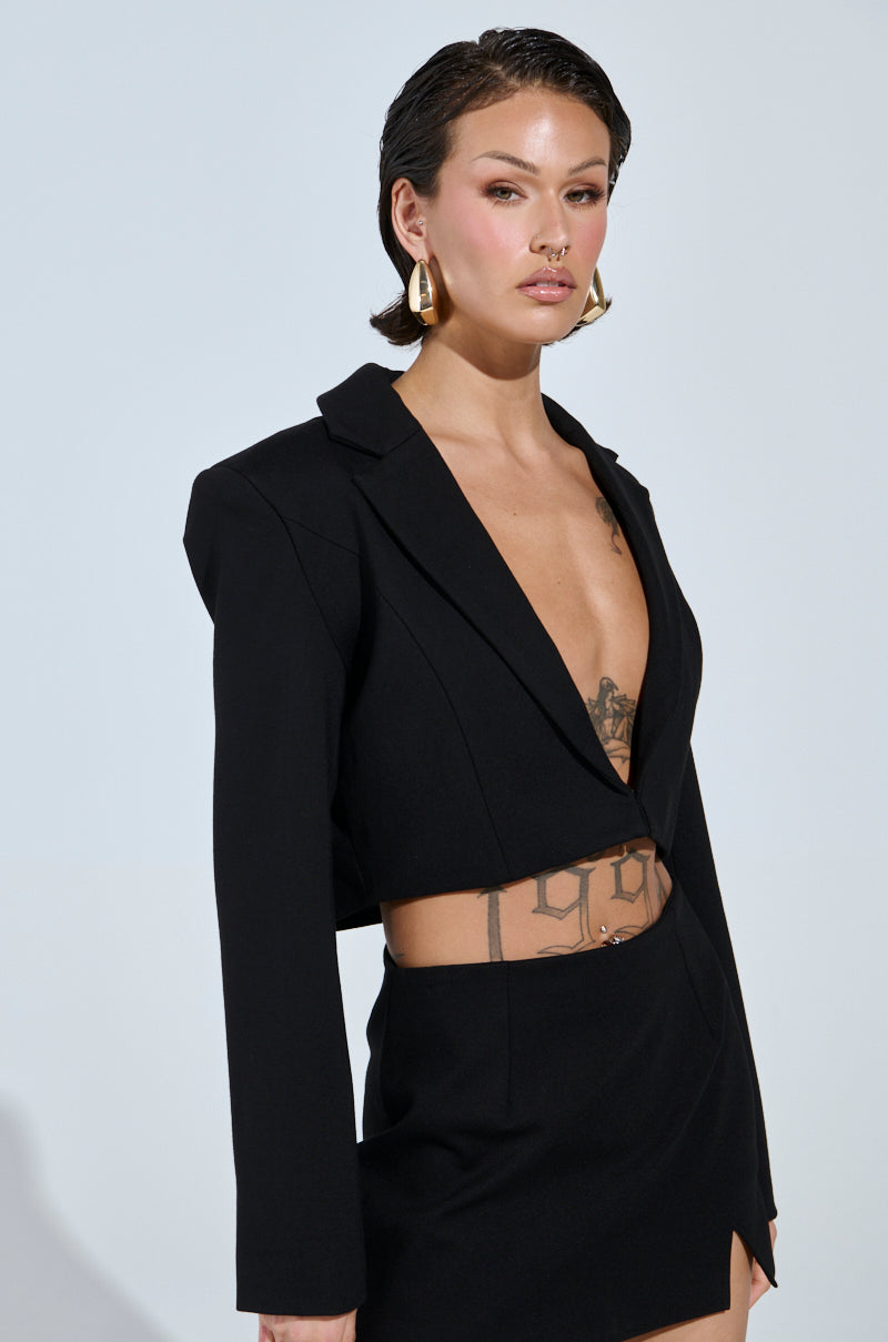 NEW CLASSIC CROPPED BLAZER