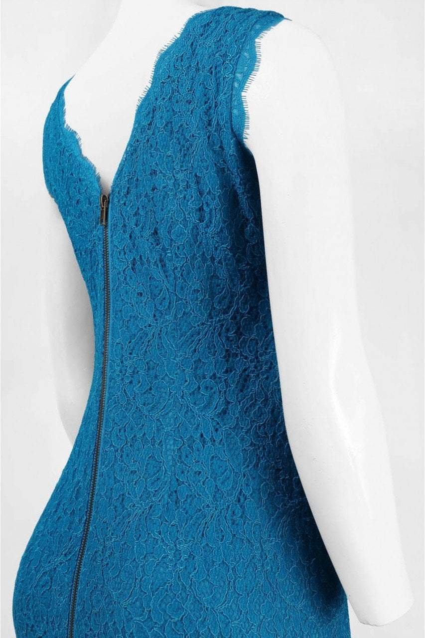 Adrianna Papell - 41871750SC Sleeveless Scallop Fitted Dress