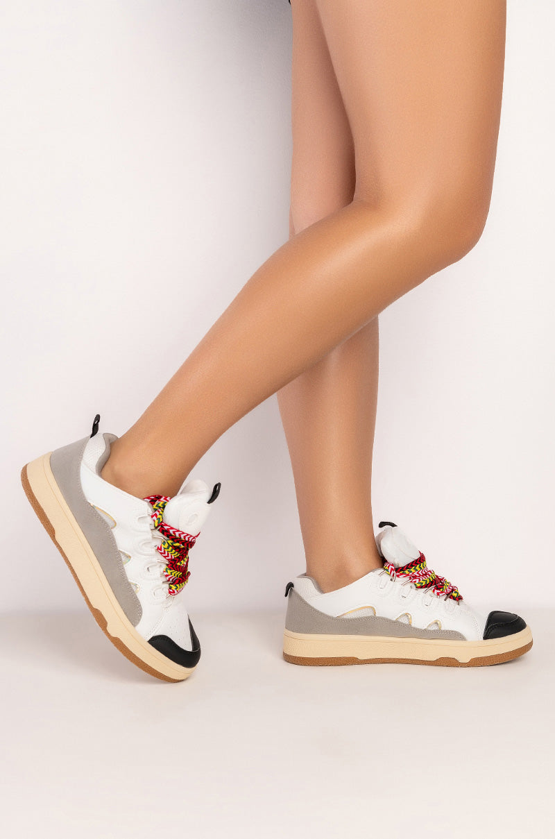 AKIRA ECLIPSE FLAT SNEAKER IN WHITE