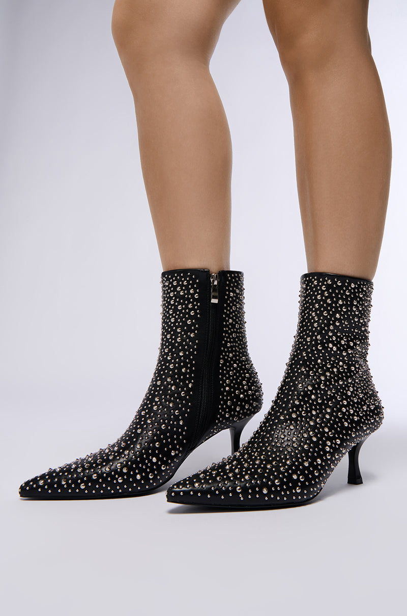 AZALEA WANG RIDLEY BLACK EMBELLISHED BOOTIE