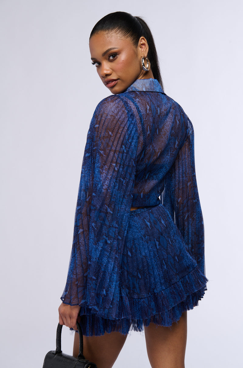 FIERCE ENERGY TIE FRONT ANGEL SLEEVE CROP BLOUSE