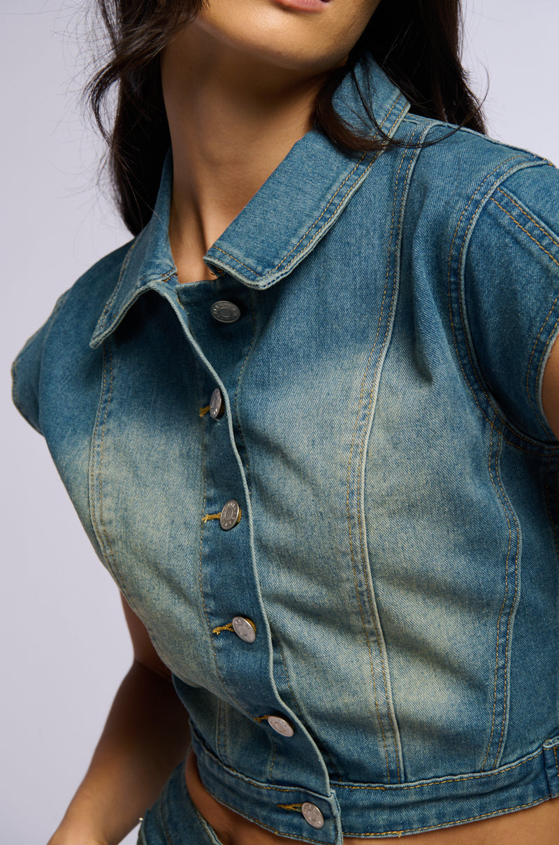 GEENA WASHED DENIM BUTTON DOWN TOP