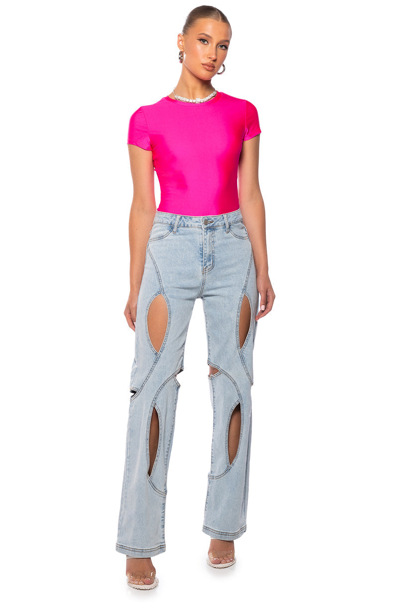 PAXTON DISCO SHORT SLEEVE TSHIRT IN FUCHSIA